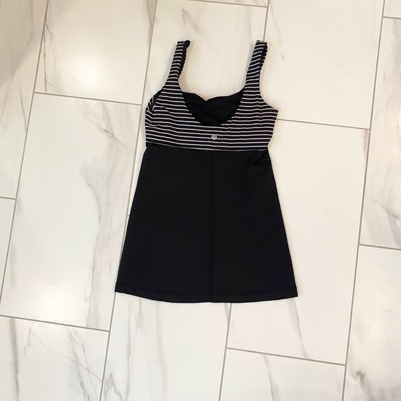 Lululemon Tank - black & white Size 6 - Picture 2 of 3